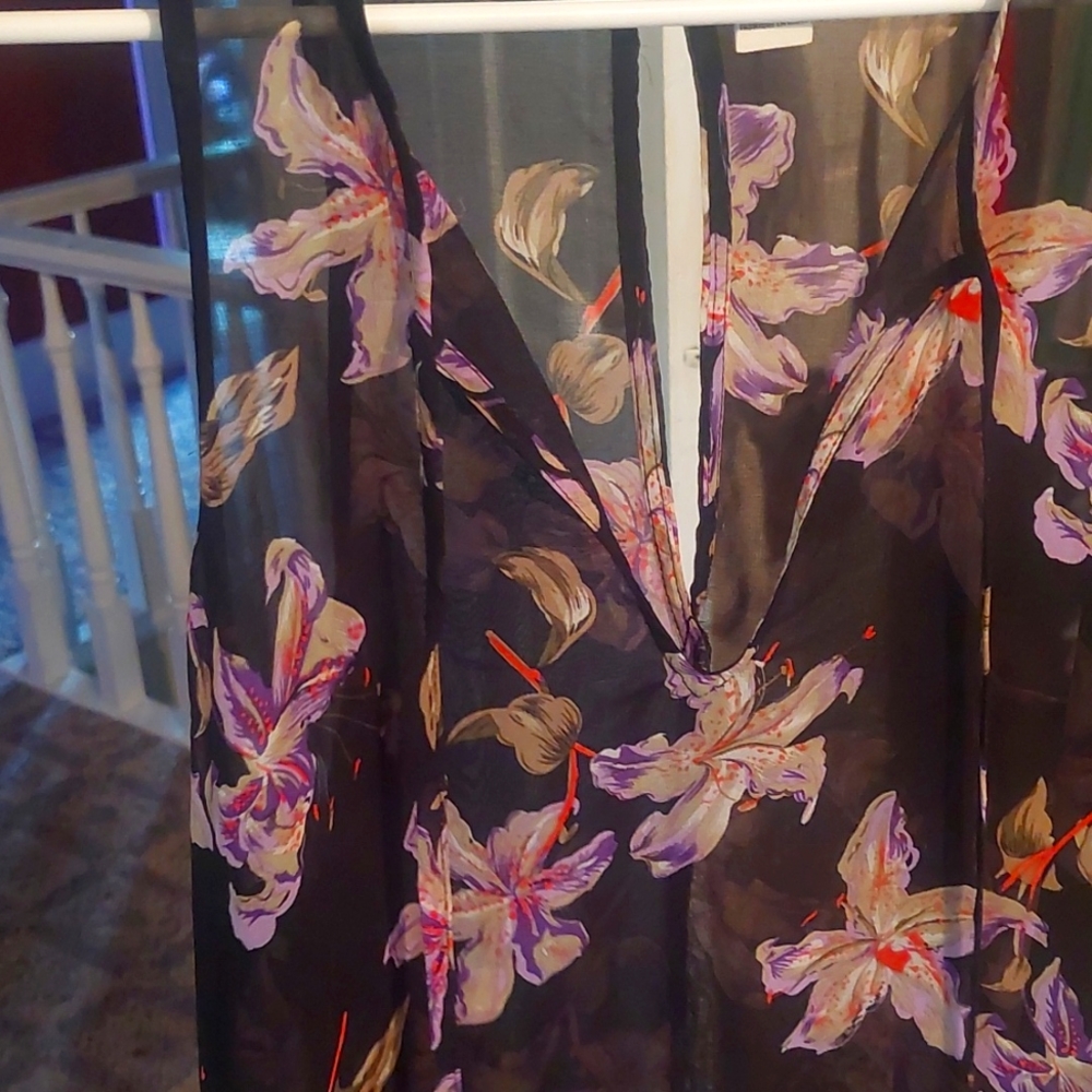 Forever 21 black flowery blouse
